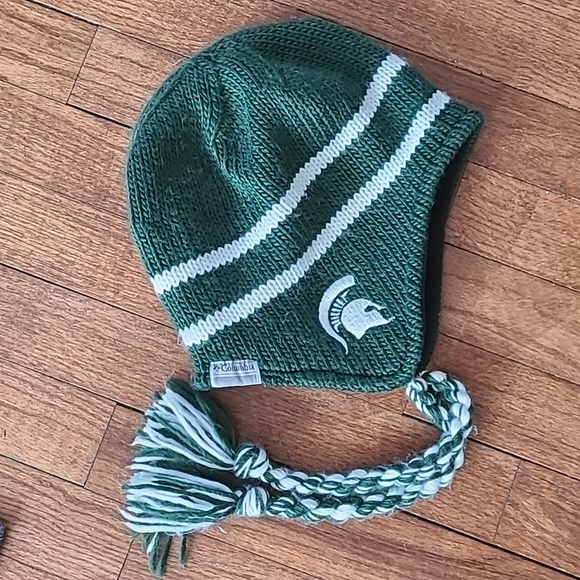 Columbia MSU‎ winter green white yarn Tassel Pom Beanie Hat women's OS - Picture 10 of 11
